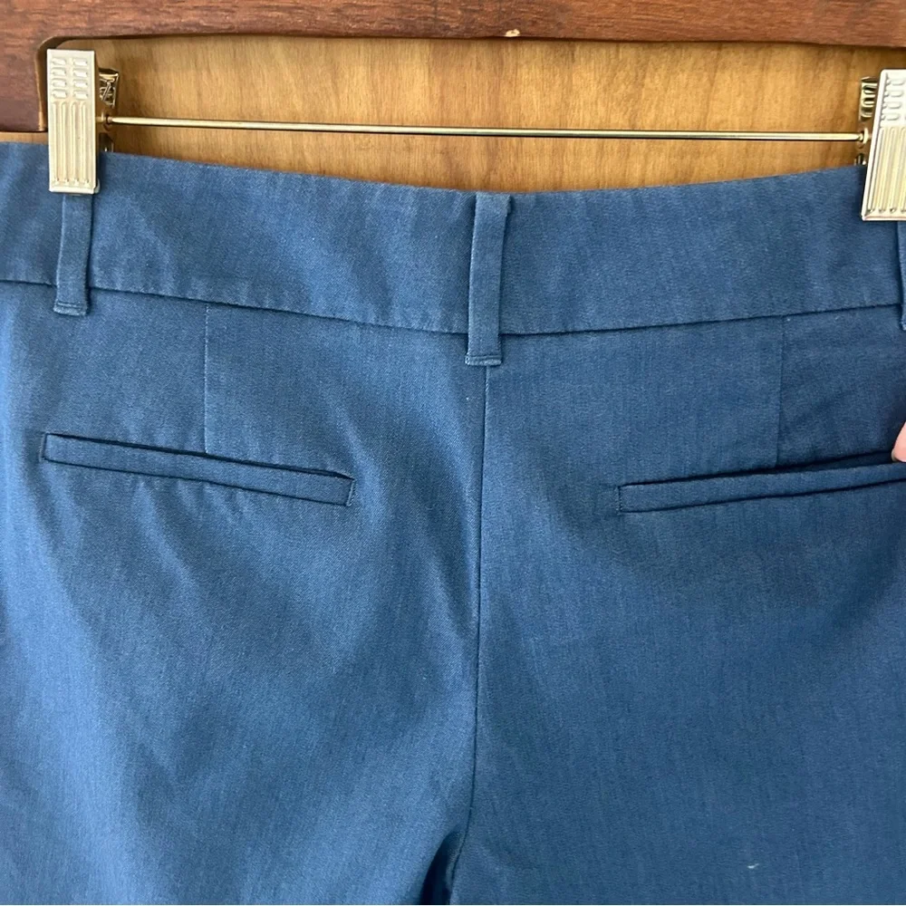 Ann Taylor 11” Chambray Bermuda Shorts. Size 6.